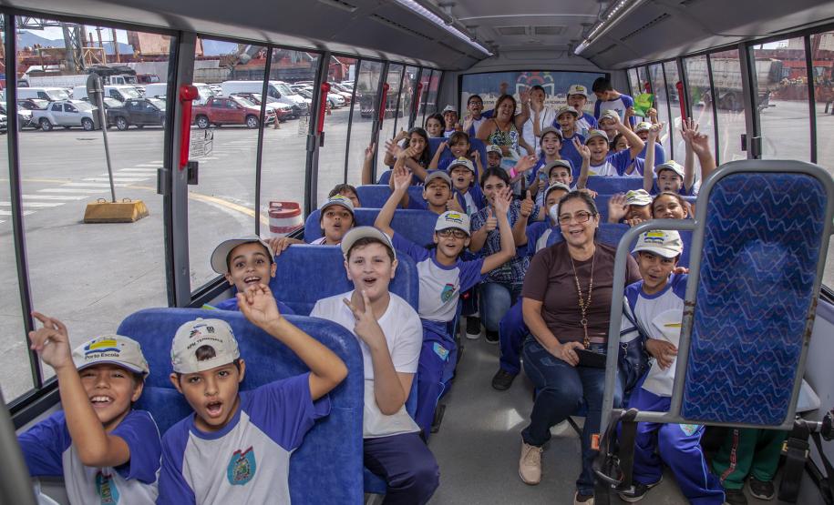 Alunos visitam Porto .  -  Paranaguá, 14/03/2019  -  Foto:Claudio Neves/ Divulgação APPA