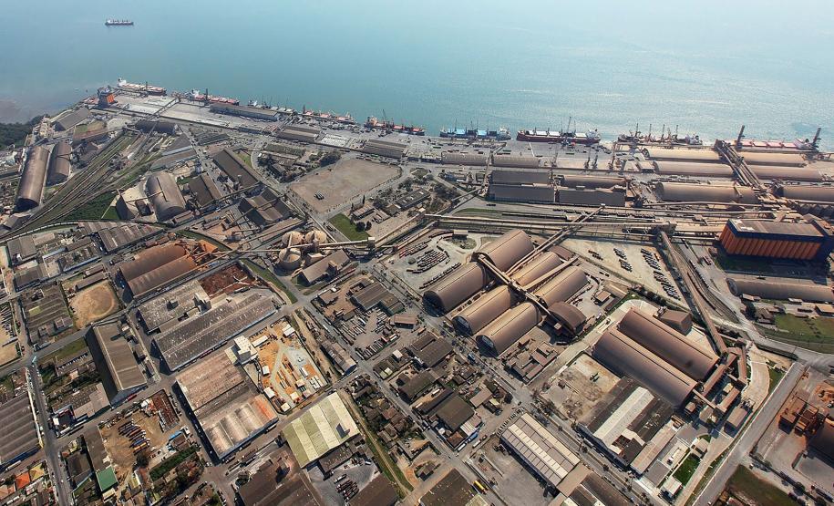 O Porto de Paranaguá comemora seu 84º aniversário no próximo domingo (17), mantendo o desempenho que o coloca entre os portos mais importantes da América Latina e o segundo maior porto do Brasil.   -  Paranaguá, 15/03/2019  -  Foto:  Claudio Neves/APPA