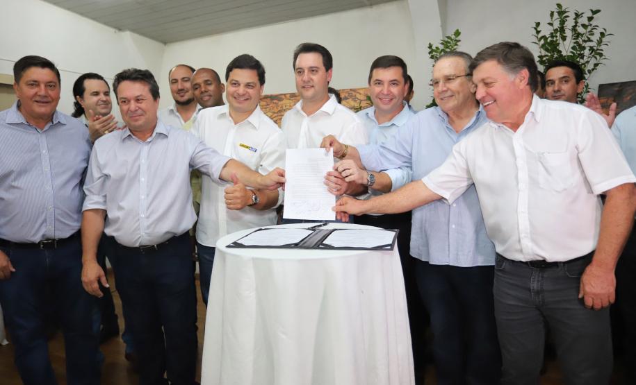 Governador Carlos Massa Ratinho Junior visita a Expo Umuarama e anuncia recursos para investimentos em infraestrutura e melhoria urbana no município. -  Umuarama, 15/03/2019  -  Foto: José Fernando Ogura/ANPr