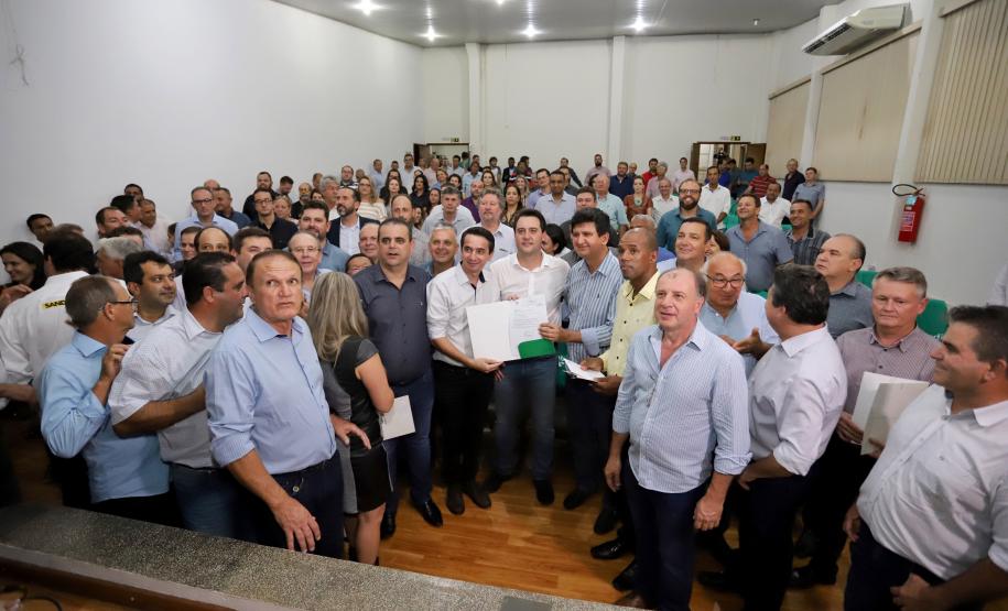 Governador Carlos Massa Ratinho Junior visita a Expo Umuarama e anuncia recursos para investimentos em infraestrutura e melhoria urbana no município. -  Umuarama, 15/03/2019  -  Foto: José Fernando Ogura/ANPr