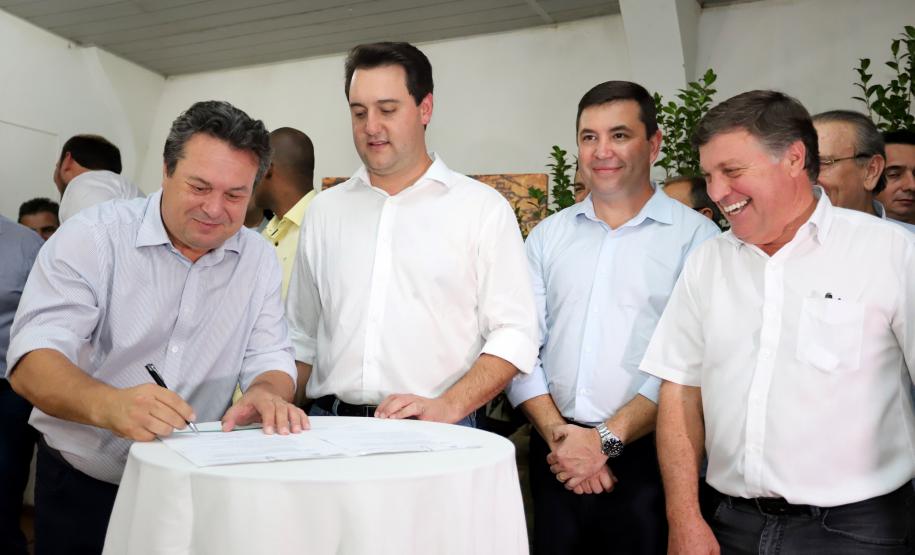 Governador Carlos Massa Ratinho Junior visita a Expo Umuarama e anuncia recursos para investimentos em infraestrutura e melhoria urbana no município. -  Umuarama, 15/03/2019  -  Foto: José Fernando Ogura/ANPr