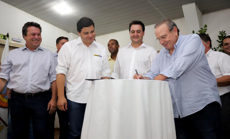 Governador Carlos Massa Ratinho Junior visita a Expo Umuarama e anuncia recursos para investimentos em infraestrutura e melhoria urbana no município. -  Umuarama, 15/03/2019  -  Foto: José Fernando Ogura/ANPr