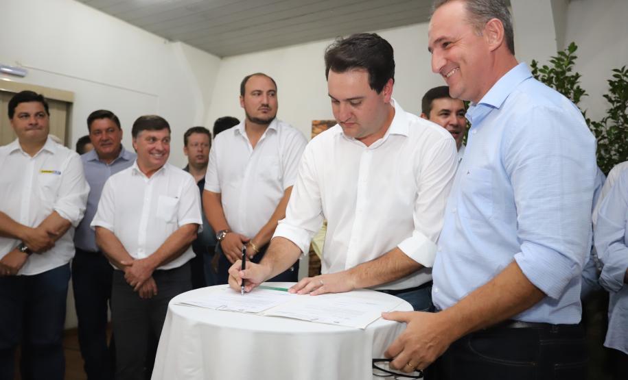 Governador Carlos Massa Ratinho Junior visita a Expo Umuarama e anuncia recursos para investimentos em infraestrutura e melhoria urbana no município. -  Umuarama, 15/03/2019  -  Foto: José Fernando Ogura/ANPr