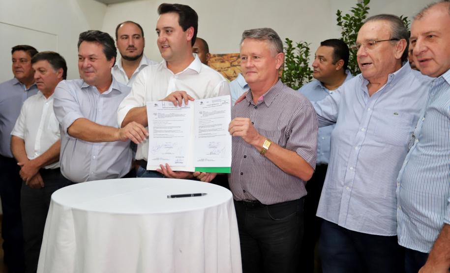 Governador Carlos Massa Ratinho Junior visita a Expo Umuarama e anuncia recursos para investimentos em infraestrutura e melhoria urbana no município. -  Umuarama, 15/03/2019  -  Foto: José Fernando Ogura/ANPr
