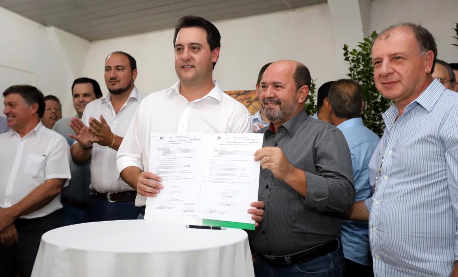 Governador Carlos Massa Ratinho Junior visita a Expo Umuarama e anuncia recursos para investimentos em infraestrutura e melhoria urbana no município. -  Umuarama, 15/03/2019  -  Foto: José Fernando Ogura/ANPr