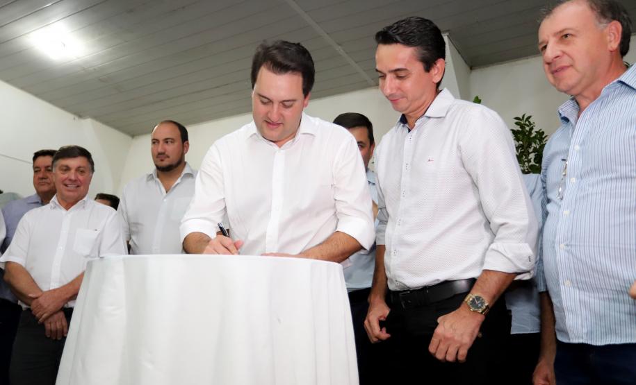 Governador Carlos Massa Ratinho Junior visita a Expo Umuarama e anuncia recursos para investimentos em infraestrutura e melhoria urbana no município. -  Umuarama, 15/03/2019  -  Foto: José Fernando Ogura/ANPr