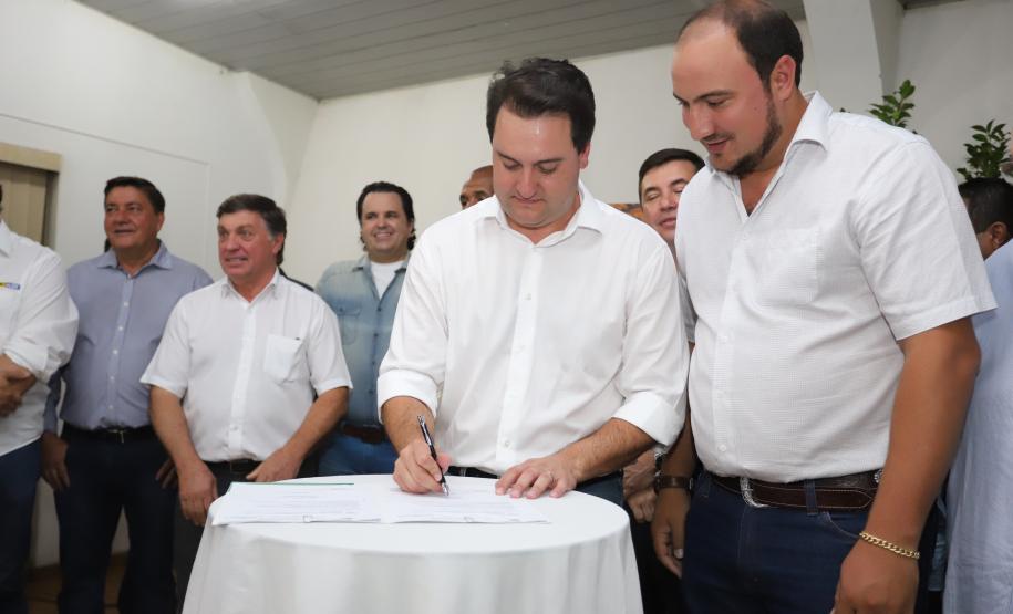 Governador Carlos Massa Ratinho Junior visita a Expo Umuarama e anuncia recursos para investimentos em infraestrutura e melhoria urbana no município. -  Umuarama, 15/03/2019  -  Foto: José Fernando Ogura/ANPr
