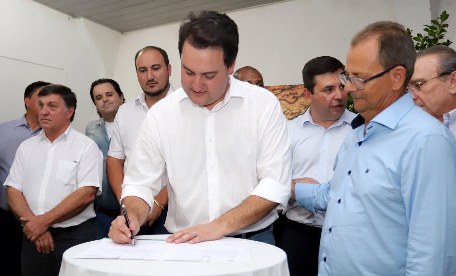 Governador Carlos Massa Ratinho Junior visita a Expo Umuarama e anuncia recursos para investimentos em infraestrutura e melhoria urbana no município. -  Umuarama, 15/03/2019  -  Foto: José Fernando Ogura/ANPr