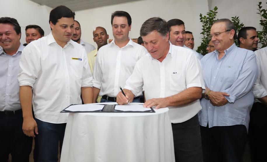 Governador Carlos Massa Ratinho Junior visita a Expo Umuarama e anuncia recursos para investimentos em infraestrutura e melhoria urbana no município. -  Umuarama, 15/03/2019  -  Foto: José Fernando Ogura/ANPr