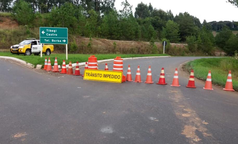 O Departamento de Estradas de Rodagem do Paraná (DER-PR) informa que nesta quarta-feira (20) fará uma nova avaliação do trecho da PR-340 entre os municípios de Tibagi e Telêmaco Borba, nos Campos Gerais, para verificar a possibilidade de liberação do tráfego em meia pista.  -  Foto: Divulgação DER