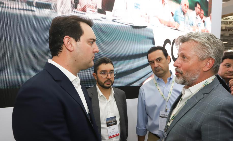 O governador Carlos Massa Ratinho Júnior esteve nesta terça-feira (19) na Intermodal South America 2019, maior feira do setor de logística e comércio exterior da América Latina, onde o Estado está presente com um estande dos Portos do Paraná.  -  São Paulo, 19/03/2019  -  Foto: Rodrigo Félix Leal/ANPr