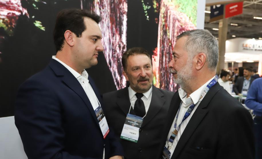 O governador Carlos Massa Ratinho Júnior esteve nesta terça-feira (19) na Intermodal South America 2019, maior feira do setor de logística e comércio exterior da América Latina, onde o Estado está presente com um estande dos Portos do Paraná.  -  São Paulo, 19/03/2019  -  Foto: Rodrigo Félix Leal/ANPr