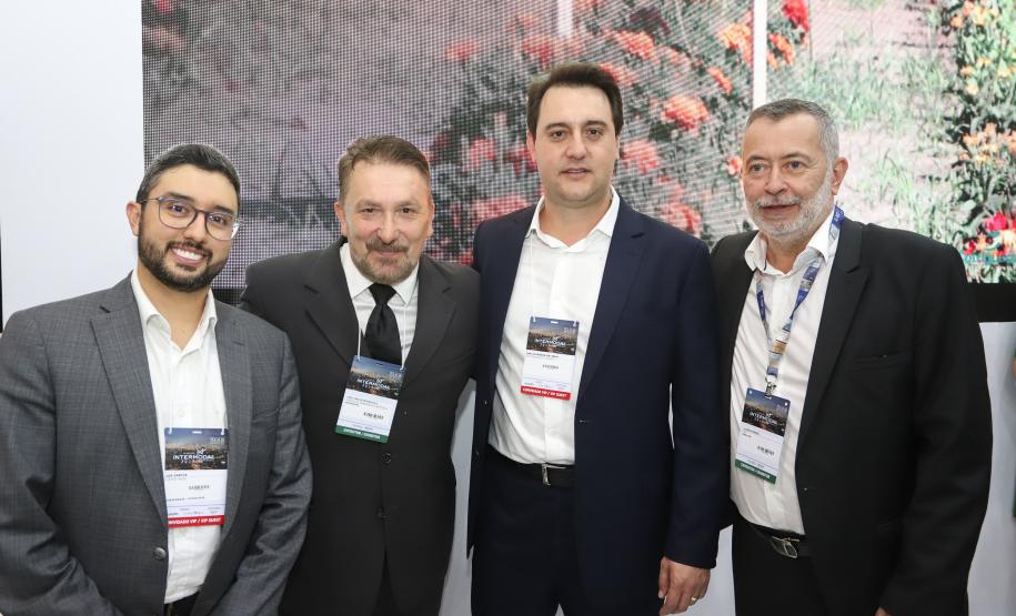 O governador Carlos Massa Ratinho Júnior esteve nesta terça-feira (19) na Intermodal South America 2019, maior feira do setor de logística e comércio exterior da América Latina, onde o Estado está presente com um estande dos Portos do Paraná.  -  São Paulo, 19/03/2019  -  Foto: Rodrigo Félix Leal/ANPr