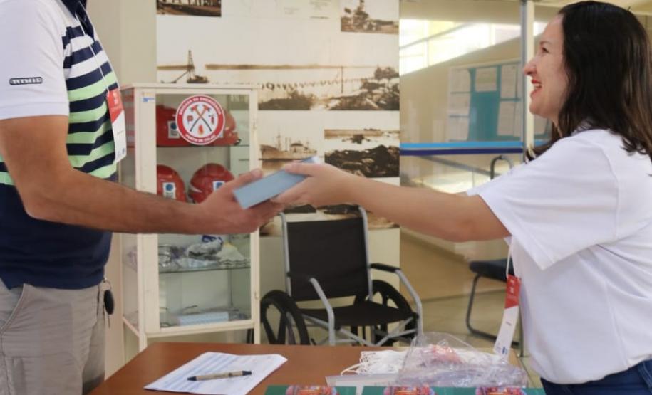 A equipe da Diretoria de Meio Ambiente da Administração dos Portos do Paraná participa, no Porto de Itajaí, em Santa Catarina, do 25º Cooperaportos. O evento termina hoje (22/03), e os profissionais voltam ao Estado com a proposta de que o Porto de Paranaguá sedie a próxima edição do evento, por ser referência nacional em gestão ambiental portuária. -  Foto: Paulo Pereira/ Grupo Ambipar