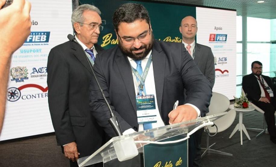 O sistema de gestão portuária dos Portos do Paraná, o APPA WEB, será aplicado nos Portos de Salvador, Aratu-Candeias e Ilhéus, na Bahia. Única no Brasil, a solução paranaense vai permitir a integração dos três portos públicos daquele Estado, além de gerar economia e agilizar os serviços prestados.   -  Foto: Divulgação/ Codeba