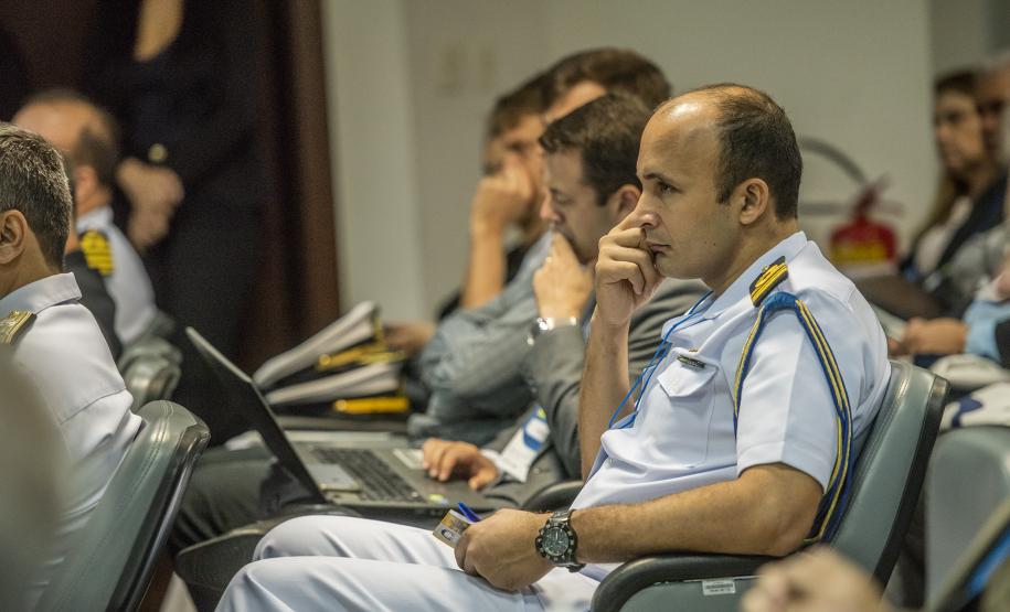 Os Portos do Paraná receberam nesta sexta-feira (29) os participantes do II Fórum Acidentes e Fatos da Navegação e a Cobertura P&I, que reúne a comunidade portuária para discutir questões de segurança na navegação, importância da prevenção e ações de resposta a emergências. Foto: Claudio Neves/APPA