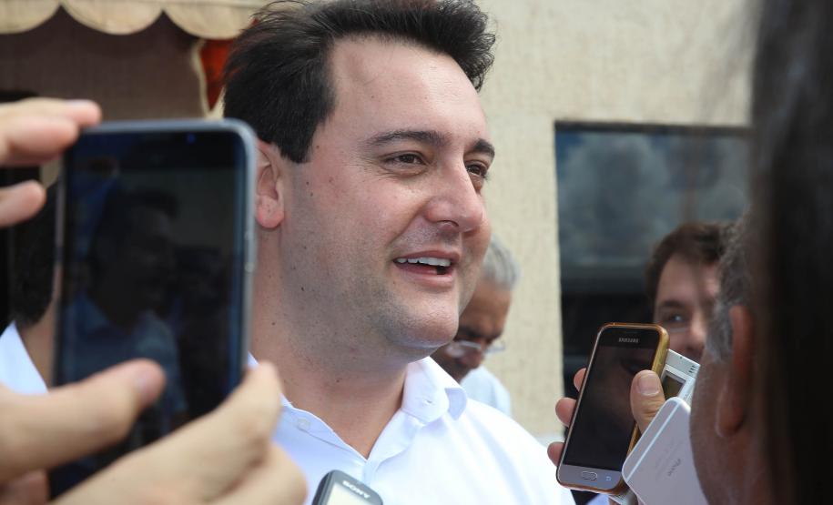 Governador Carlos Massa Ratinho Junior autoriza o início das obras de pavimentação de 9 quilômetros da estrada do Socavão, em Castro. Foto: Jaelson Lucas/ANPr