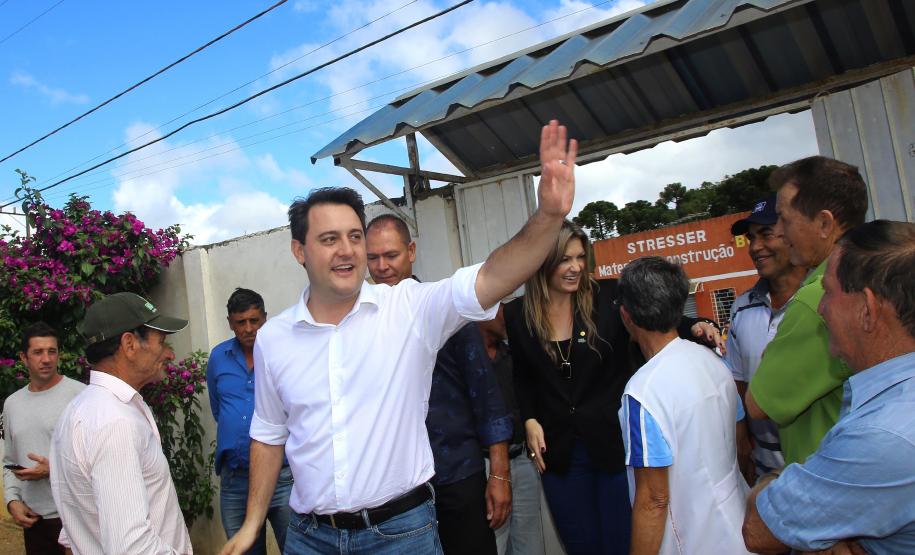 Governador Carlos Massa Ratinho Junior autoriza o início das obras de pavimentação de 9 quilômetros da estrada do Socavão, em Castro. Foto: Jaelson Lucas/ANPr