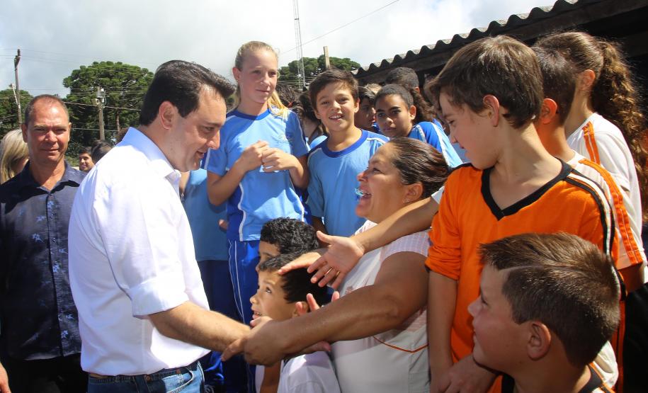 Governador Carlos Massa Ratinho Junior autoriza o início das obras de pavimentação de 9 quilômetros da estrada do Socavão, em Castro. Foto: Jaelson Lucas/ANPr