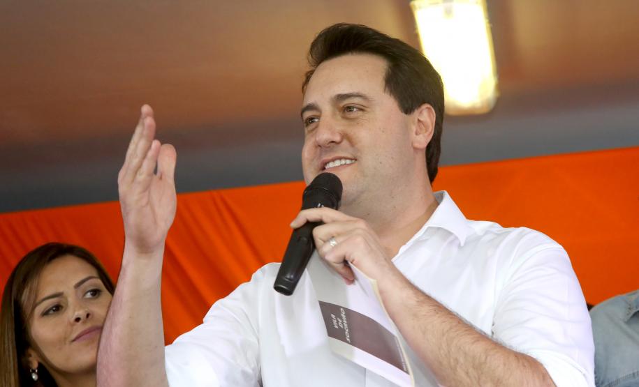 Governador Carlos Massa Ratinho Junior autoriza o início das obras de pavimentação de 9 quilômetros da estrada do Socavão, em Castro. Foto: Jaelson Lucas/ANPr