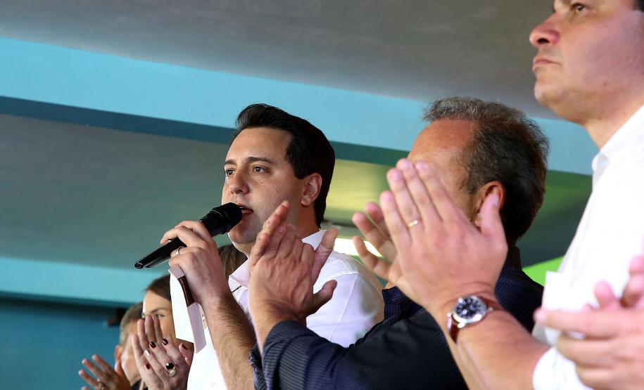 Governador Carlos Massa Ratinho Junior autoriza o início das obras de pavimentação de 9 quilômetros da estrada do Socavão, em Castro. Foto: Jaelson Lucas/ANPr