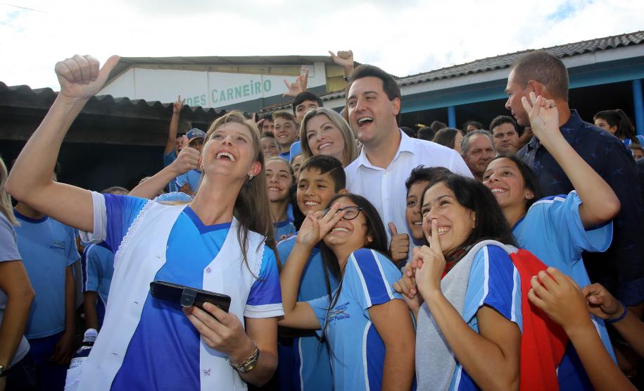 Governador Carlos Massa Ratinho Junior autoriza o início das obras de pavimentação de 9 quilômetros da estrada do Socavão, em Castro. Foto: Jaelson Lucas/ANPr