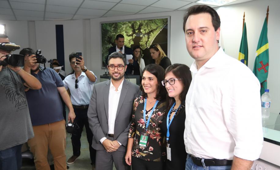 O governador Carlos Massa Ratinho Junior anunciou nesta quarta-feira (3) a contratação do projeto executivo de engenharia para restauração e ampliação de capacidade da Av. Ayrton Senna da Silva, um dos principais acessos ao Porto, no Litoral. A revitalização da via é fundamental para aumentar a capacidade de escoamento das exportações do Estado.  -  Paranaguá, 03/04/2019  -  Foto: Rodrigo Félix Leal/ANPr