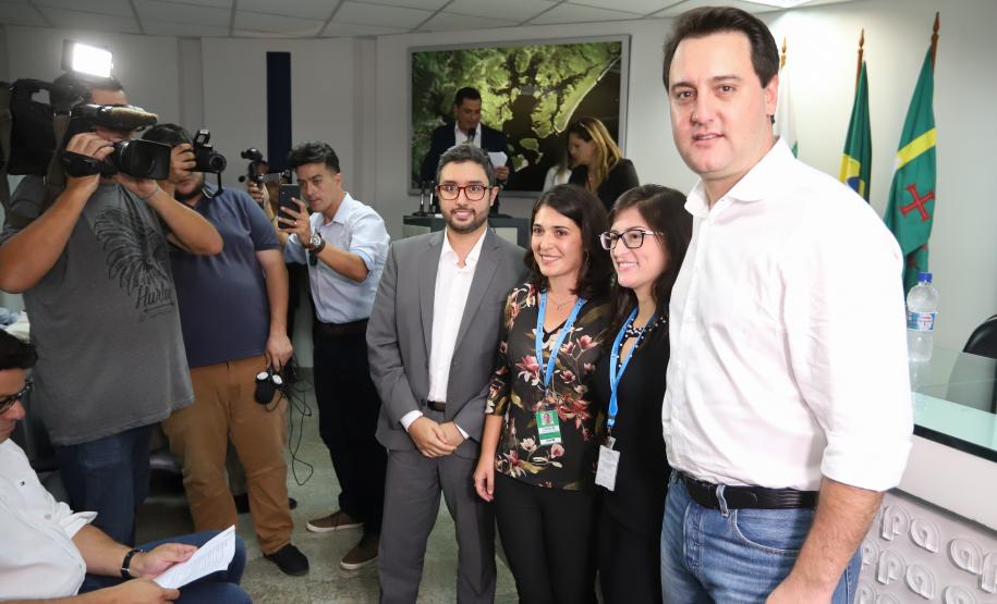 O governador Carlos Massa Ratinho Junior anunciou nesta quarta-feira (3) a contratação do projeto executivo de engenharia para restauração e ampliação de capacidade da Av. Ayrton Senna da Silva, um dos principais acessos ao Porto, no Litoral. A revitalização da via é fundamental para aumentar a capacidade de escoamento das exportações do Estado.  -  Paranaguá, 03/04/2019  -  Foto: Rodrigo Félix Leal/ANPr