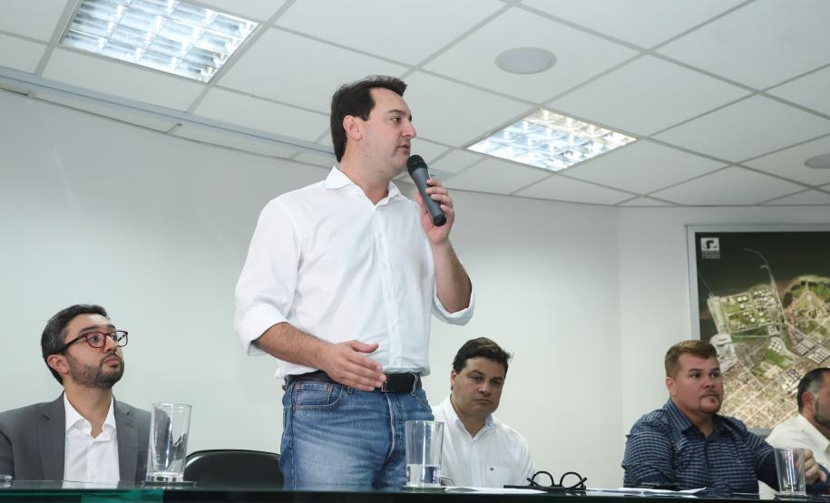 O governador Carlos Massa Ratinho Junior anunciou nesta quarta-feira (3) a contratação do projeto executivo de engenharia para restauração e ampliação de capacidade da Av. Ayrton Senna da Silva, um dos principais acessos ao Porto, no Litoral. A revitalização da via é fundamental para aumentar a capacidade de escoamento das exportações do Estado.  -  Paranaguá, 03/04/2019  -  Foto: Rodrigo Félix Leal/ANPr