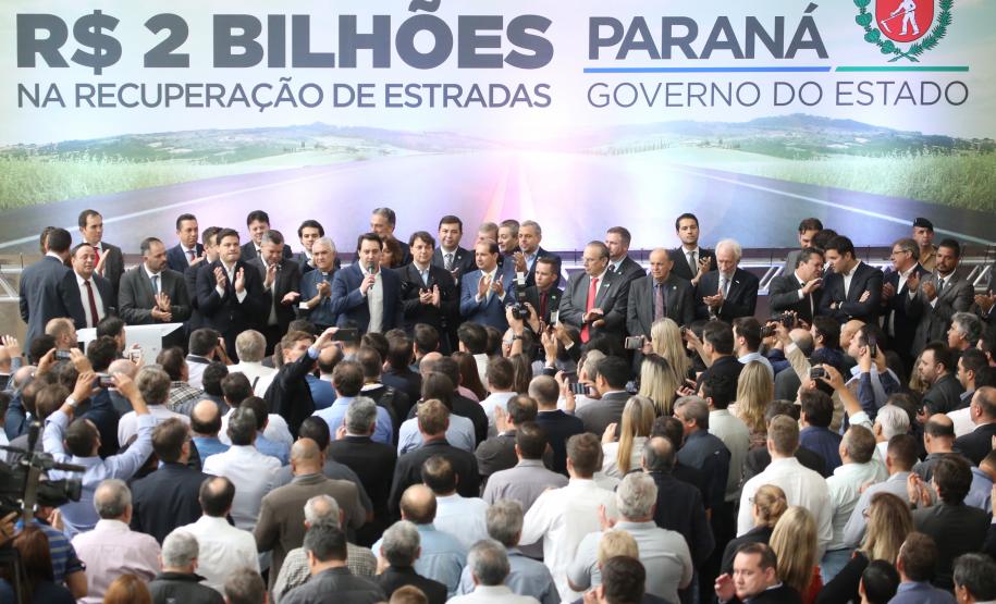 O governador Carlos Massa Ratinho Junior lançou, nesta terça-feira (07), o Programa de Revitalização das Estradas, que vai beneficiar todas as regiões do Paraná. Foto: José Fernando Ogura/ANPr