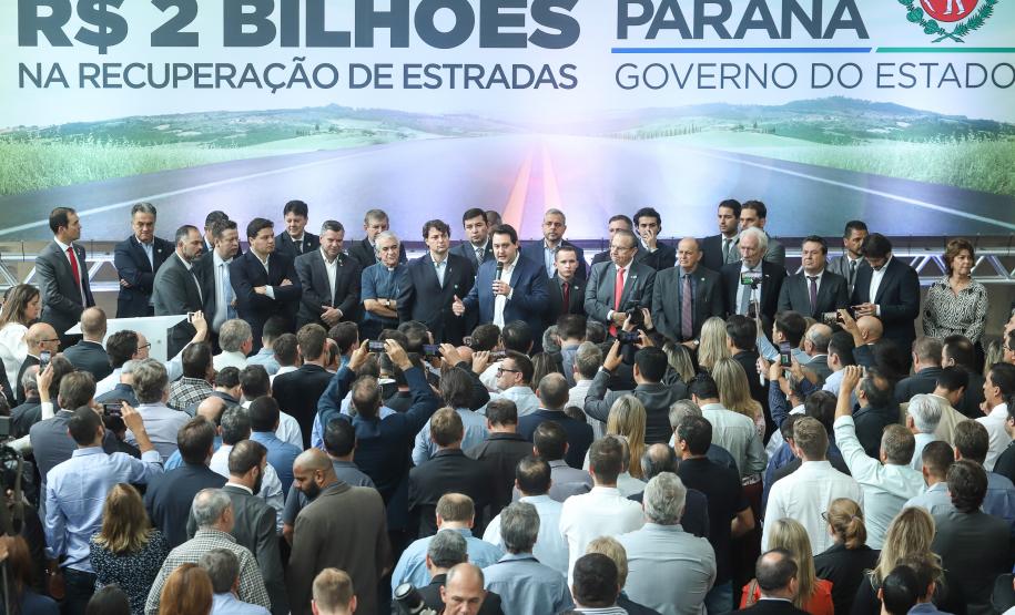 O governador Carlos Massa Ratinho Junior lançou, nesta terça-feira (07), o Programa de Revitalização das Estradas, que vai beneficiar todas as regiões do Paraná. Foto: Rodrigo Felix Leal/ANPr