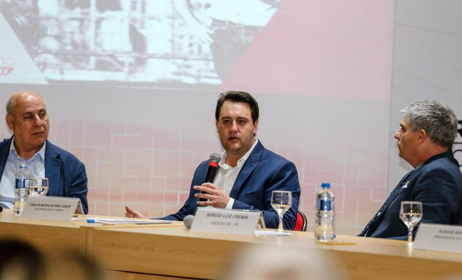 O governador Carlos Massa Ratinho Junior participa de reunião com associados do Sinduscon-PR. Curitiba, 07/05/2019 - Foto: Geraldo Bubniak/ANPr