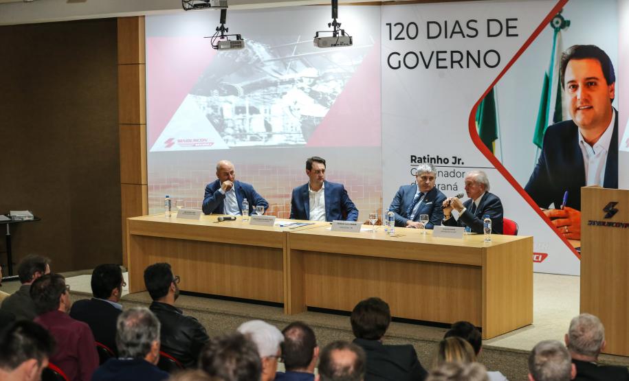 O governador Carlos Massa Ratinho Junior participa de reunião com associados do Sinduscon-PR. Curitiba, 07/05/2019 - Foto: Geraldo Bubniak/ANPr