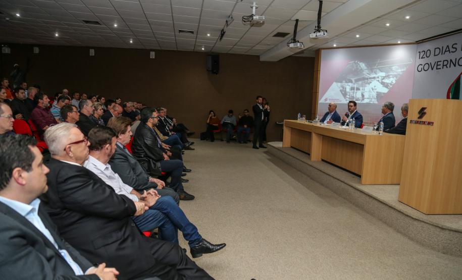 O governador Carlos Massa Ratinho Junior participa de reunião com associados do Sinduscon-PR. Curitiba, 07/05/2019 - Foto: Geraldo Bubniak/ANPr