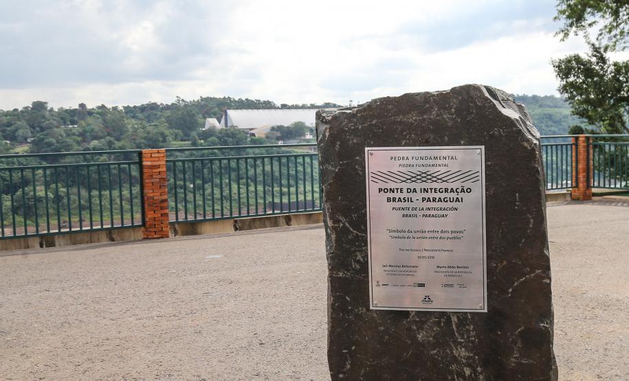O governador Carlos Massa Ratinho Junior recebe em Foz do Iguaçu, o presidente Jair Bolsonaro e o presidente do Paraguai Mario Abdo Benítez para o lançamento da pedra fundamental da segunda ponte entre Brasil e Paraguai, em cerimônia no Marco das Três Fronteiras, nesta sexta-feira (10). Foz do Iguaçu, 10/05/2019 - Foto: Geraldo Bubniak/ANPr