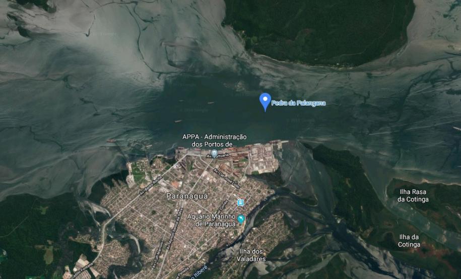 O Governo do Paraná lançou, esta semana, o edital para remoção de formações rochosas que são obstáculos para a navegação na entrada do Porto de Paranaguá. A obra, chamada de derrocagem, é aguardada há décadas pela comunidade portuária e vai permitir que os portos paranaenses recebam navios maiores, com capacidade de carga superior. Foto: Divulgação/APPA