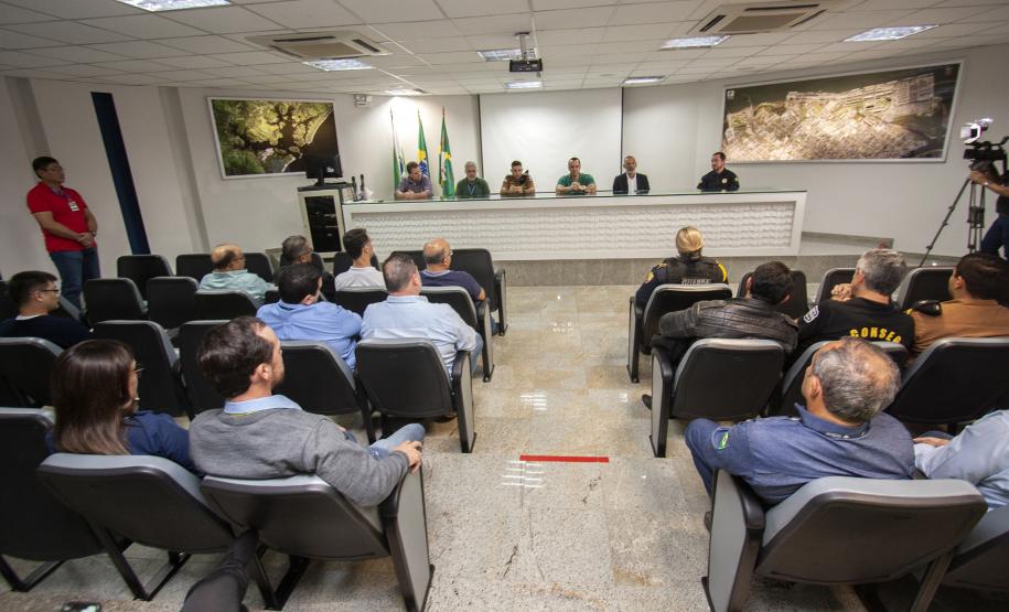 Os roubos de cargas resultados das vazadas, em que criminosos despejam os produtos dos caminhões com destino ao Porto de Paranaguá, diminuíram 80% no último trimestre