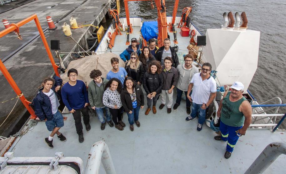 Durante todo o mês de junho, o Porto de Paranaguá vai receber o navio de ensino Ciências do Mar I, da Universidade Federal do Rio Grande do Sul. A embarcação está a serviço dos cursos de Ciências do Mar da Região Sul do Brasil e atenderá alunos do Centro de Estudos do Mar, da Universidade Federal do Paraná (UFPR), e da Universidade Estadual do Oeste do Paraná (Unioeste). Foto: Claudio Neves/APPA