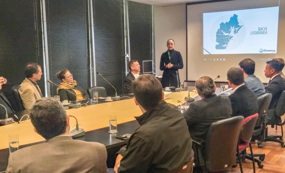 A Administração dos Portos do Paraná vai retomar os estudos para implantação do sistema unificado de identificação, rastreamento e autenticação de mercadorias no Estado. O diretor-presidente Luiz Fernando Garcia participou nesta terça-feira (11) do 3º Workshop Brasil ID Smart Port, na sede do Ministério Público do Estado, em Curitiba. - Curitiba, 11/06/2019 - Foto: Cláudio Neves/APPA