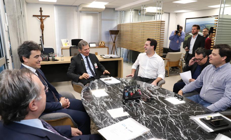 Governador carlos Massa Ratinho Junior durante encontro com o diretor - geral brasileiro da Itaipu Binacional, general Joaquin Silva e Luna - Foz do Iguaçu, 12/06/2019 - Foto: Rodrigo Félix Leal/ANPr