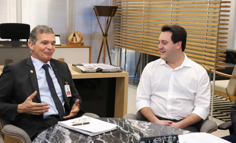 Governador carlos Massa Ratinho Junior durante encontro com o diretor - geral brasileiro da Itaipu Binacional, general Joaquin Silva e Luna - Foz do Iguaçu, 12/06/2019 - Foto: Rodrigo Félix Leal/ANPr
