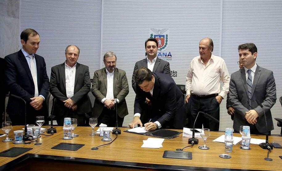 Governador Carlos Massa Ratinho Junior durante reunião com executivos da Klabin - Curitiba, 02/07/2019 - Foto: Jaelson Lucas/ANPr