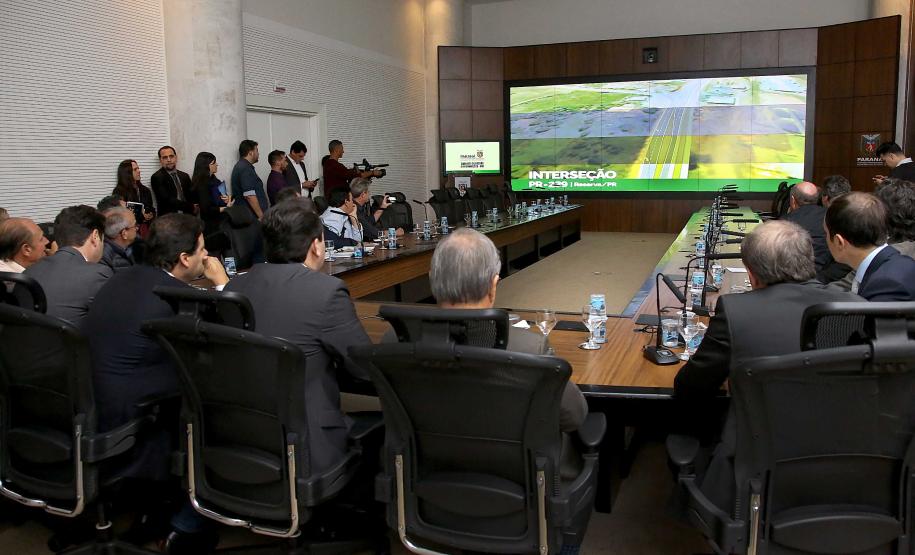 Governador Carlos Massa Ratinho Junior durante reunião com executivos da Klabin - Curitiba, 02/07/2019 - Foto: Jaelson Lucas/ANPr