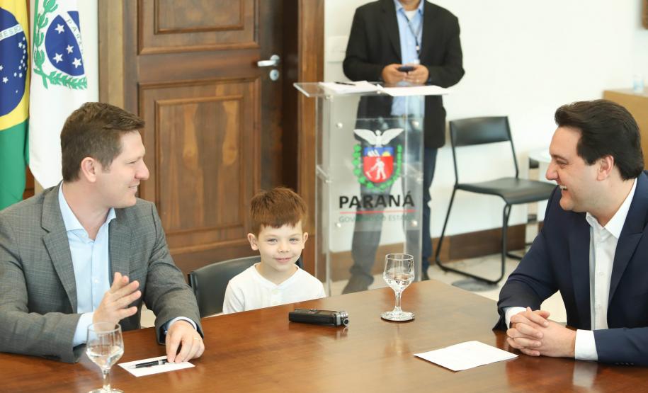 O governador Carlos Massa Ratinho Junior autorizou nesta segunda-feira (22) o repasse de R$ 4 milhões para o recape da Rua Marechal Deodoro da Fonseca, em União da Vitória, no Sul do Estado. A via é uma das mais importantes do município e atravessa quatro bairros, além de fazer a ligação da região Sul com o Sudoeste paranaense e também com Santa Catarina.Foto: Rodrigo Felix Leal/ANPr