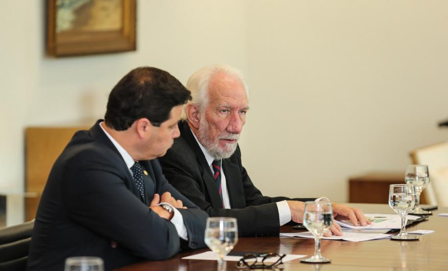 O governador Carlos Massa Ratinho Junior recebeu nesta quarta-feira (7), no Palácio Iguaçu, dirigentes da OnlyStars/, que representam grupos empresariais chineses e portugueses no Brasil. O vice governador Darci Piana esteve presente no encontro. Curitiba, 05/08/2019 -Foto: Geraldo Bubniak/ANPr