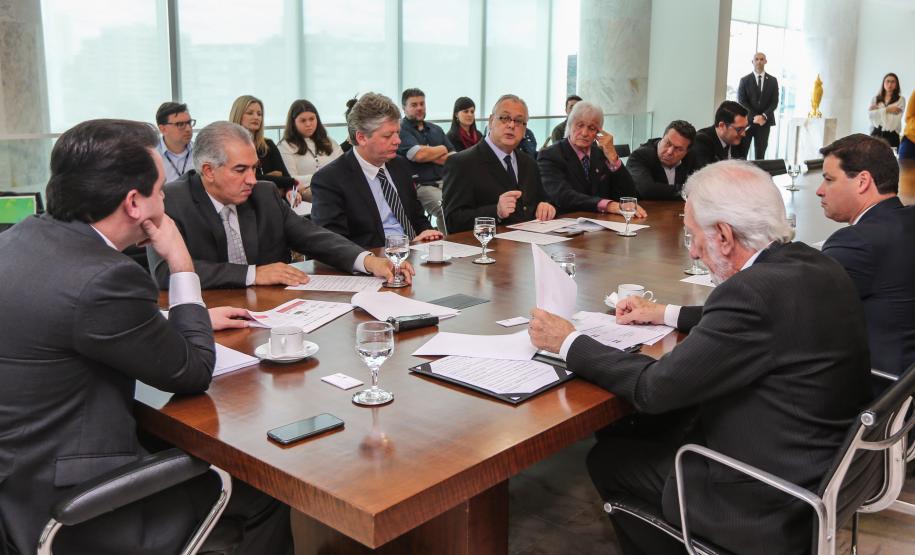 O governador Carlos Massa Ratinho Junior recebeu nesta quarta-feira (7), no Palácio Iguaçu, dirigentes da OnlyStars, que representam grupos empresariais chineses e portugueses no Brasil. Curitiba, 05/08/2019 -Foto: Geraldo Bubniak/ANPr