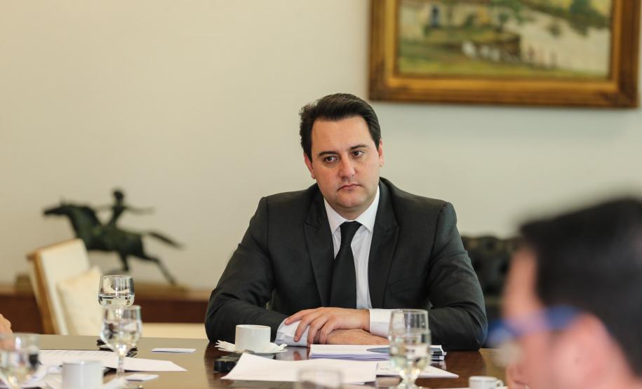 O governador Carlos Massa Ratinho Junior recebeu nesta quarta-feira (7), no Palácio Iguaçu, dirigentes da OnlyStars, que representam grupos empresariais chineses e portugueses no Brasil. Curitiba, 05/08/2019 -Foto: Geraldo Bubniak/ANPr