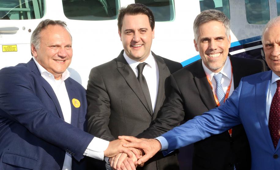 O Paraná passa a ter a maior malha aeroviária do País com o início nesta quarta-feira (07) do programa Voe Paraná. O novo pacote aéreo regional foi lançado pelo governador Carlos Massa Ratinho Junior no Aeroporto do Bacacheri, em Curitiba, e vai atender 12 cidades, de todas as regiões do Estado.Foto Gilson Abreu AENPr