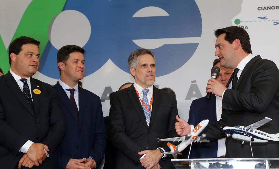 O Paraná passa a ter a maior malha aeroviária do País com o início nesta quarta-feira (07) do programa Voe Paraná. O novo pacote aéreo regional foi lançado pelo governador Carlos Massa Ratinho Junior no Aeroporto do Bacacheri, em Curitiba, e vai atender 12 cidades, de todas as regiões do Estado.Foto Gilson Abreu AENPr