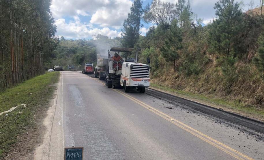 Três rodovias da Região Metropolitana de Curitiba, próximas a Santa Catarina, estão sendo recuperadas pelo Departamento de Estradas de Rodagem do Paraná (DER/PR)